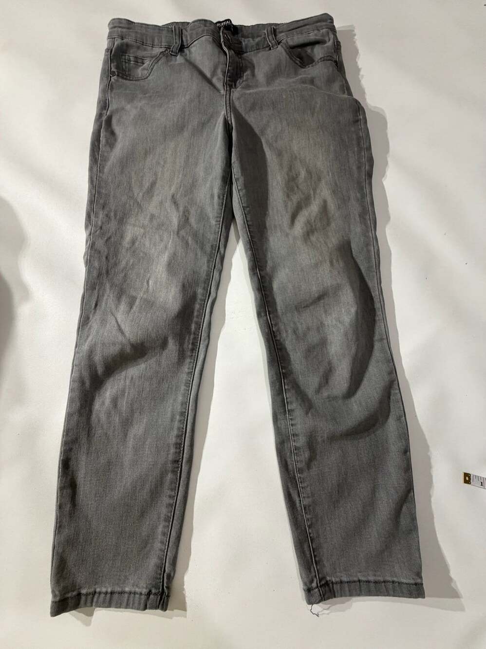 Buffalo David Bitton Audrey Mid-Rise Grey Super Soft Capri Jeans Size 12/32